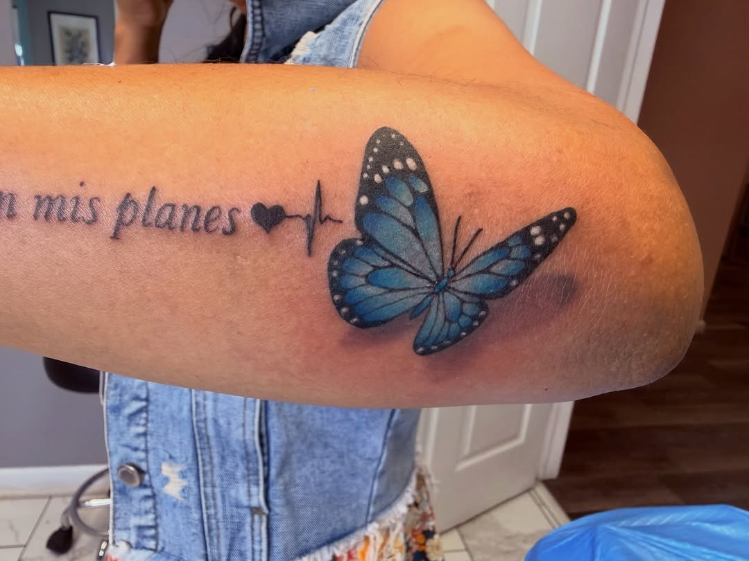 Tattoo by @lindalicioustatts — illustrative, fine_line
