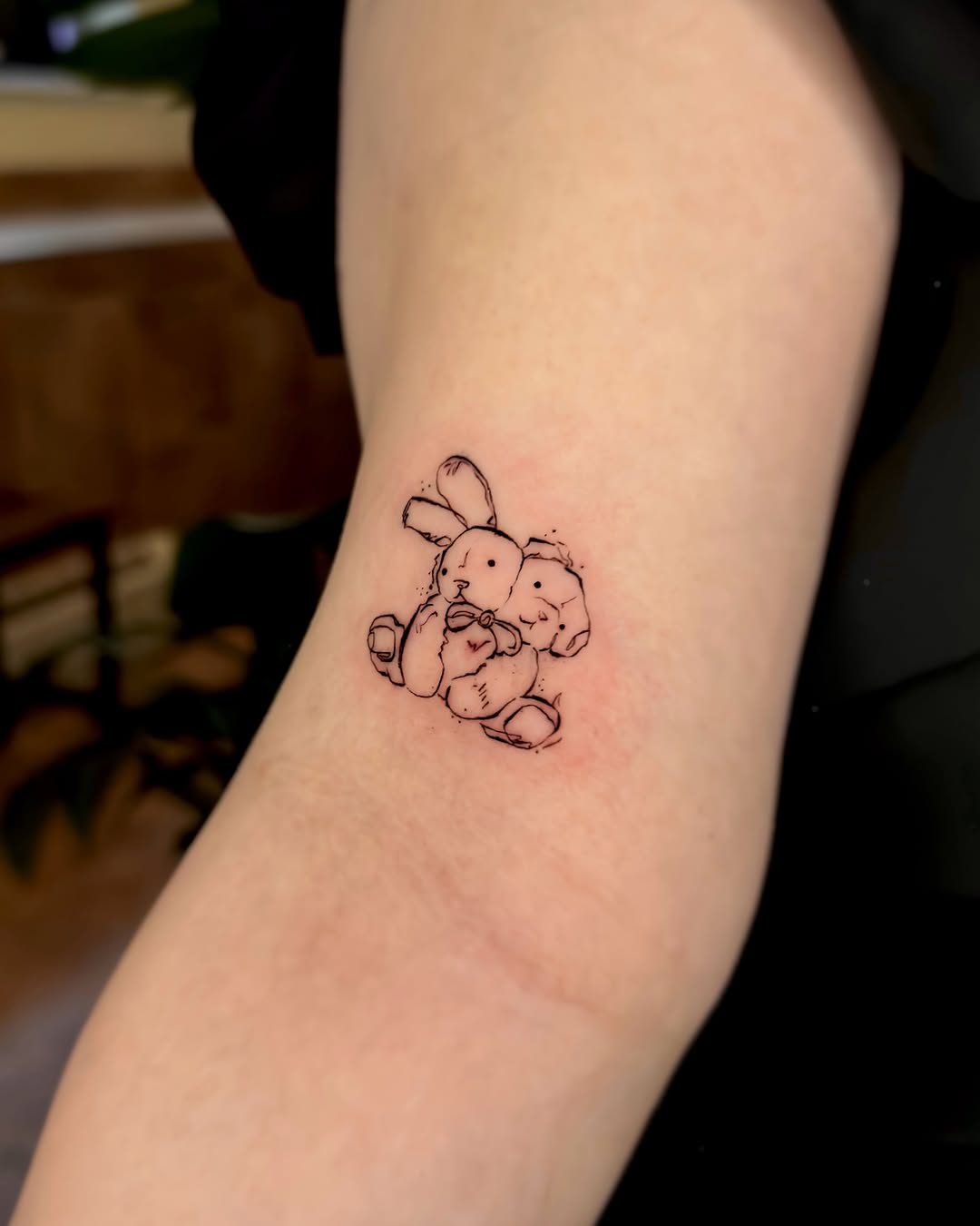 Tattoo by @tattooist_veni — fine_line, sketch