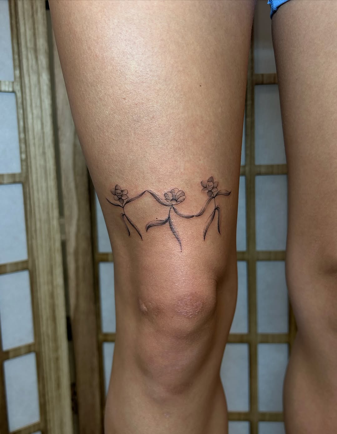 Tattoo by @tattoosbyalyssa — fine_line, minimalist