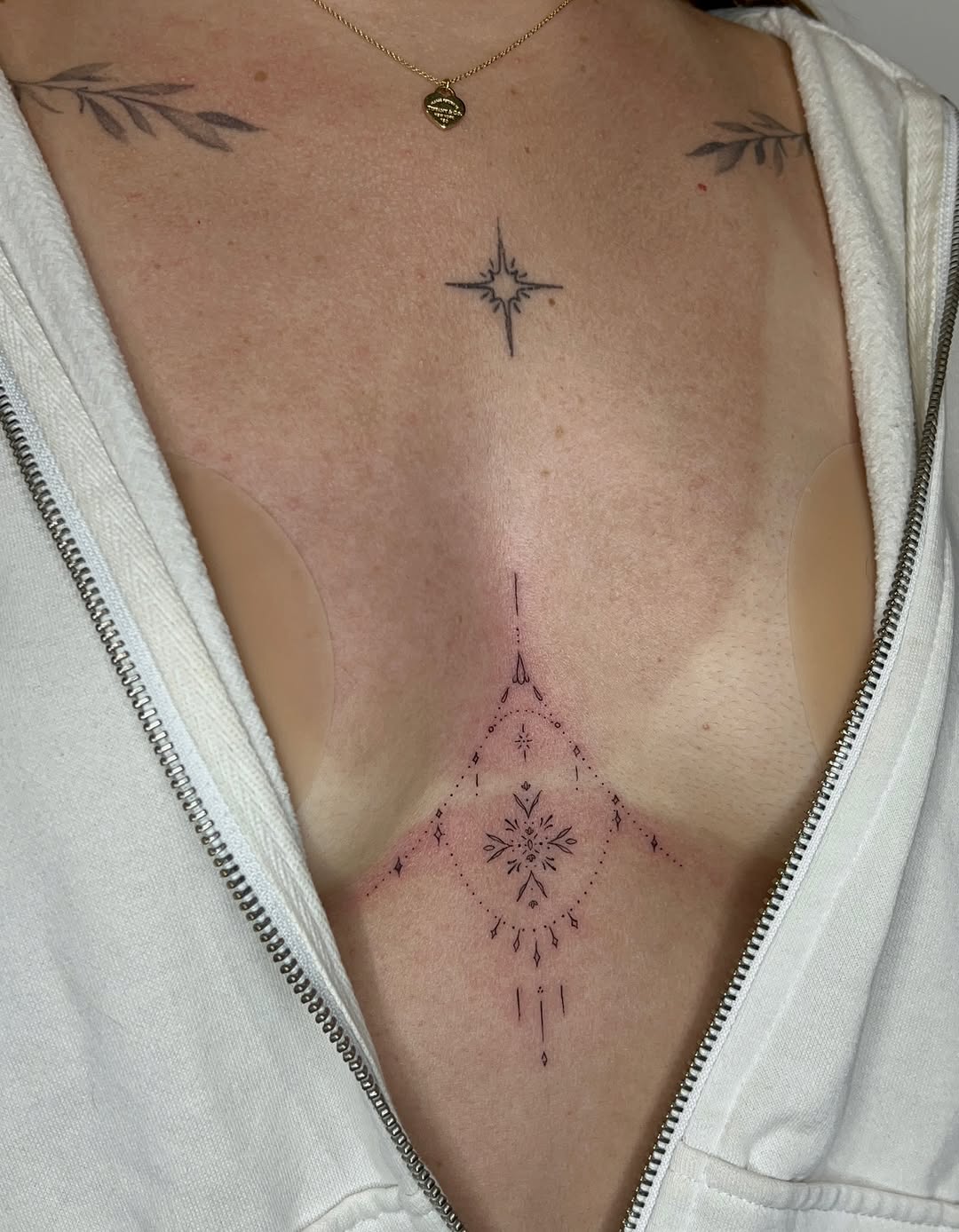 Tattoo by @tattoosbyalyssa — fine_line, geometric