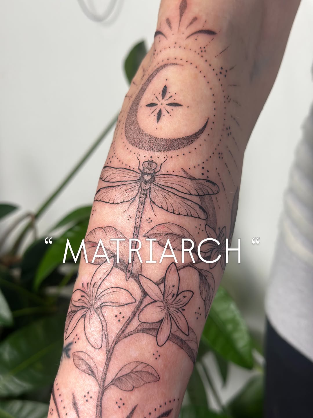 Tattoo by @santiagogdon β fine_line, dotwork