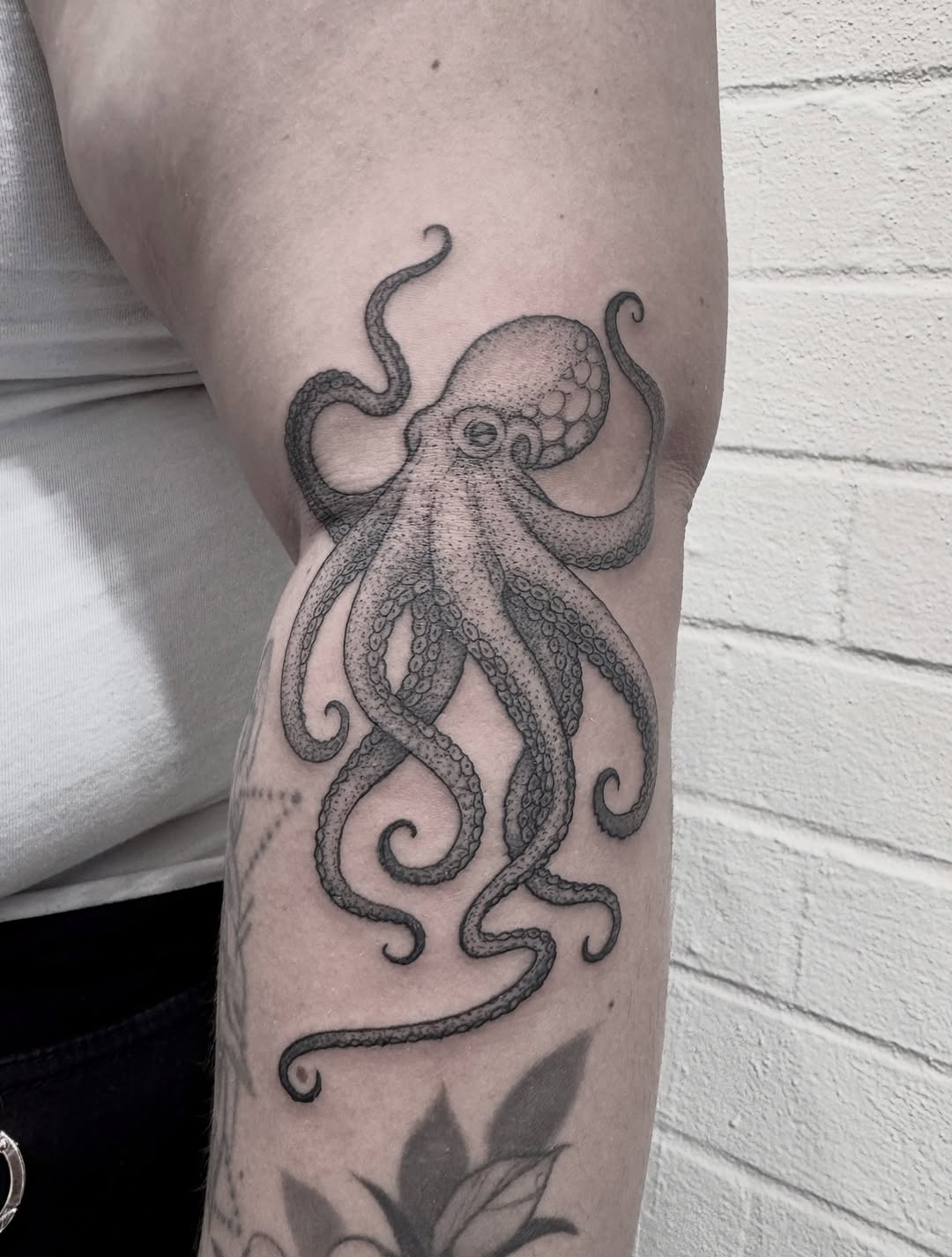 Tattoo by @shakuto_tattoos — black_and_grey, realism