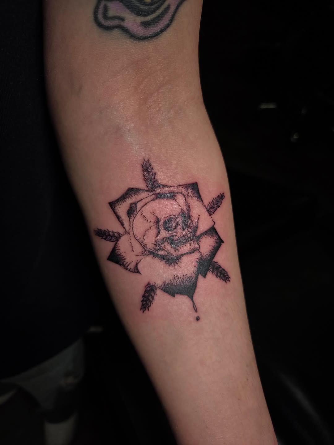 Tattoo by @madetohealtattoos β blackwork, illustrative