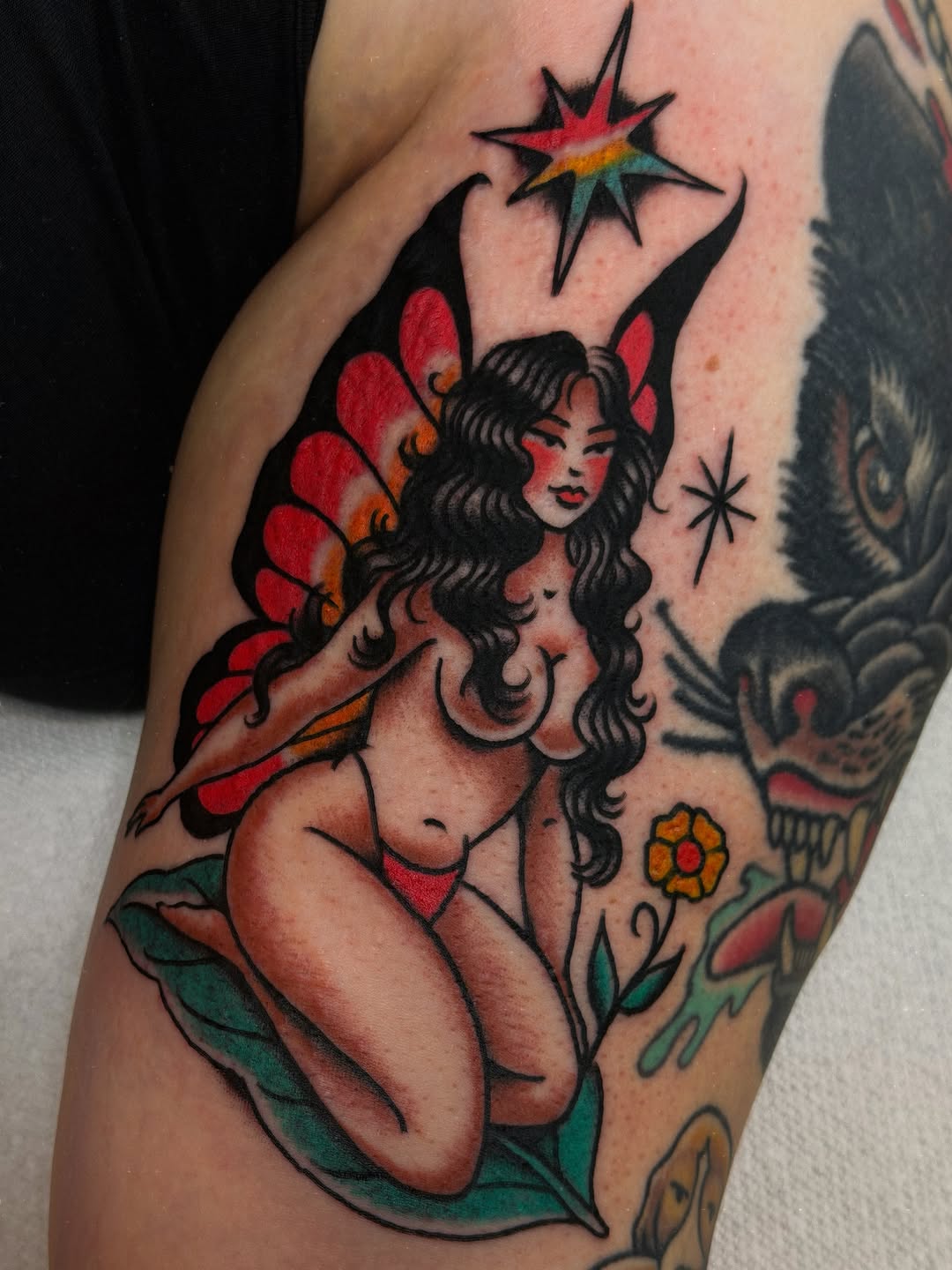 Tattoo by @lindseebeetattoo โ american_traditional