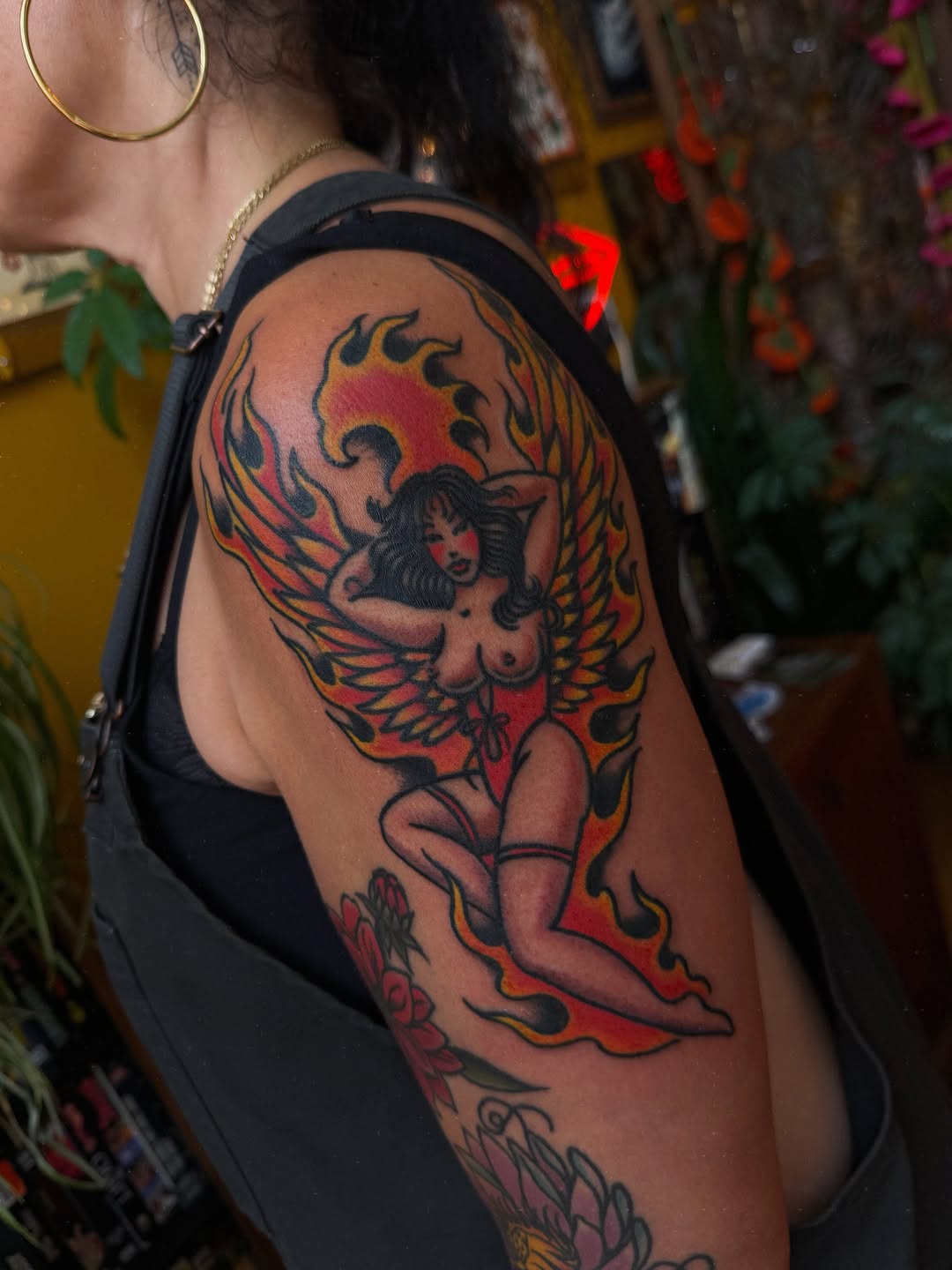 Tattoo by @lindseebeetattoo โ american_traditional