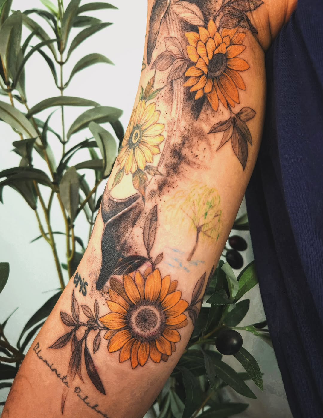 Tattoo by @woo.too β realism, trash_polka