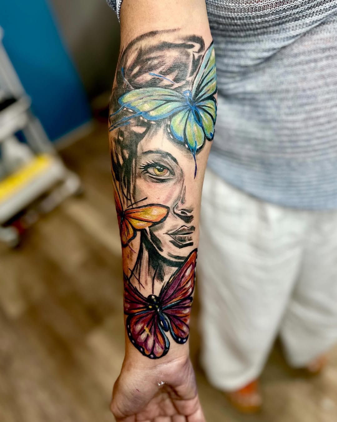 Tattoo by @shalynns.tattoo — black_and_grey, new_school