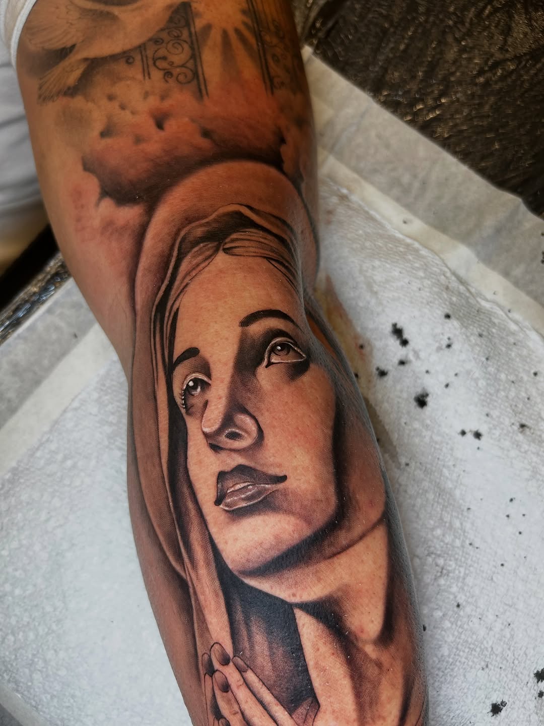 Tattoo by @deniscastrotattoo — realism, black_and_grey