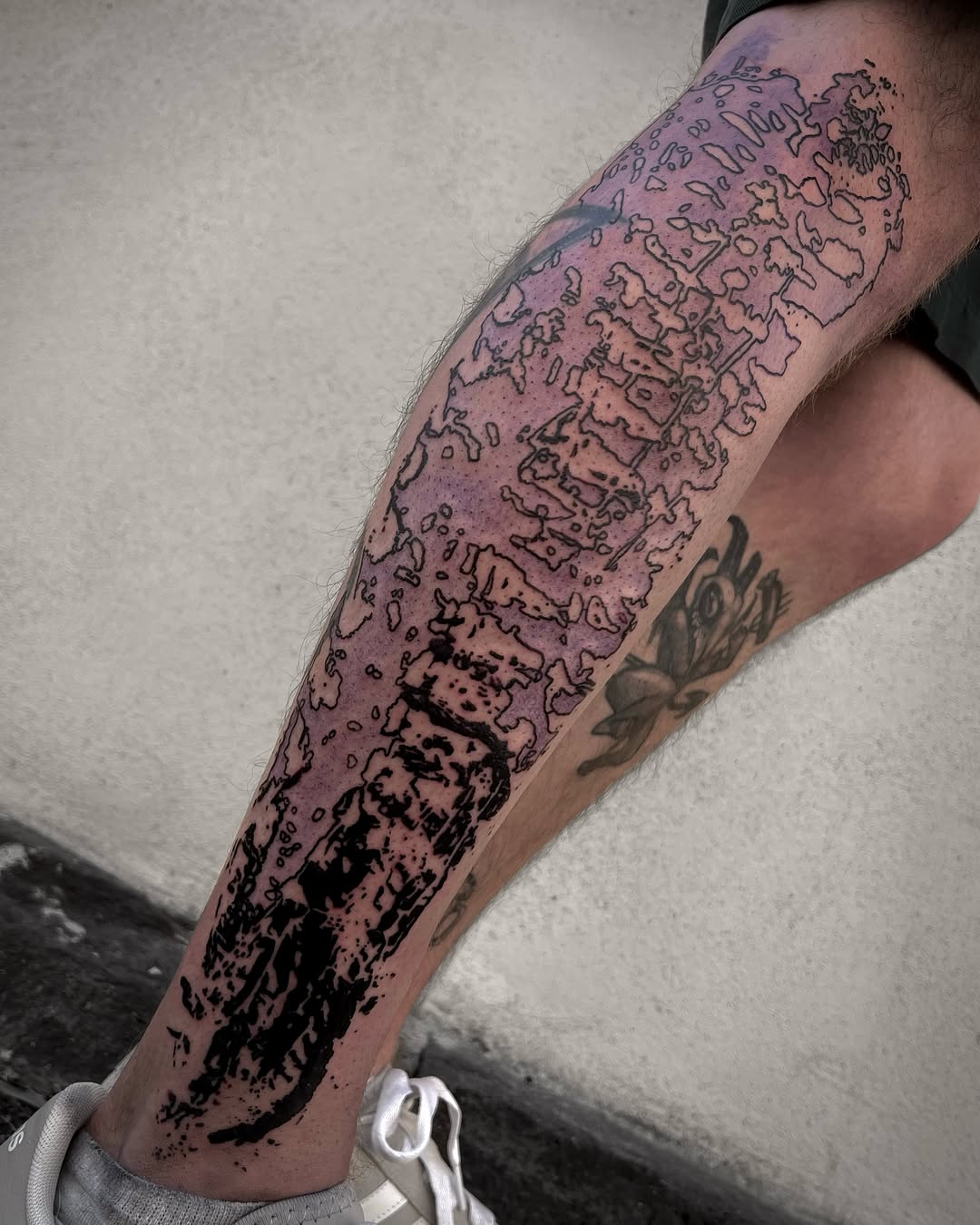 Tattoo by @axelj_ttt โ blackwork, geometric