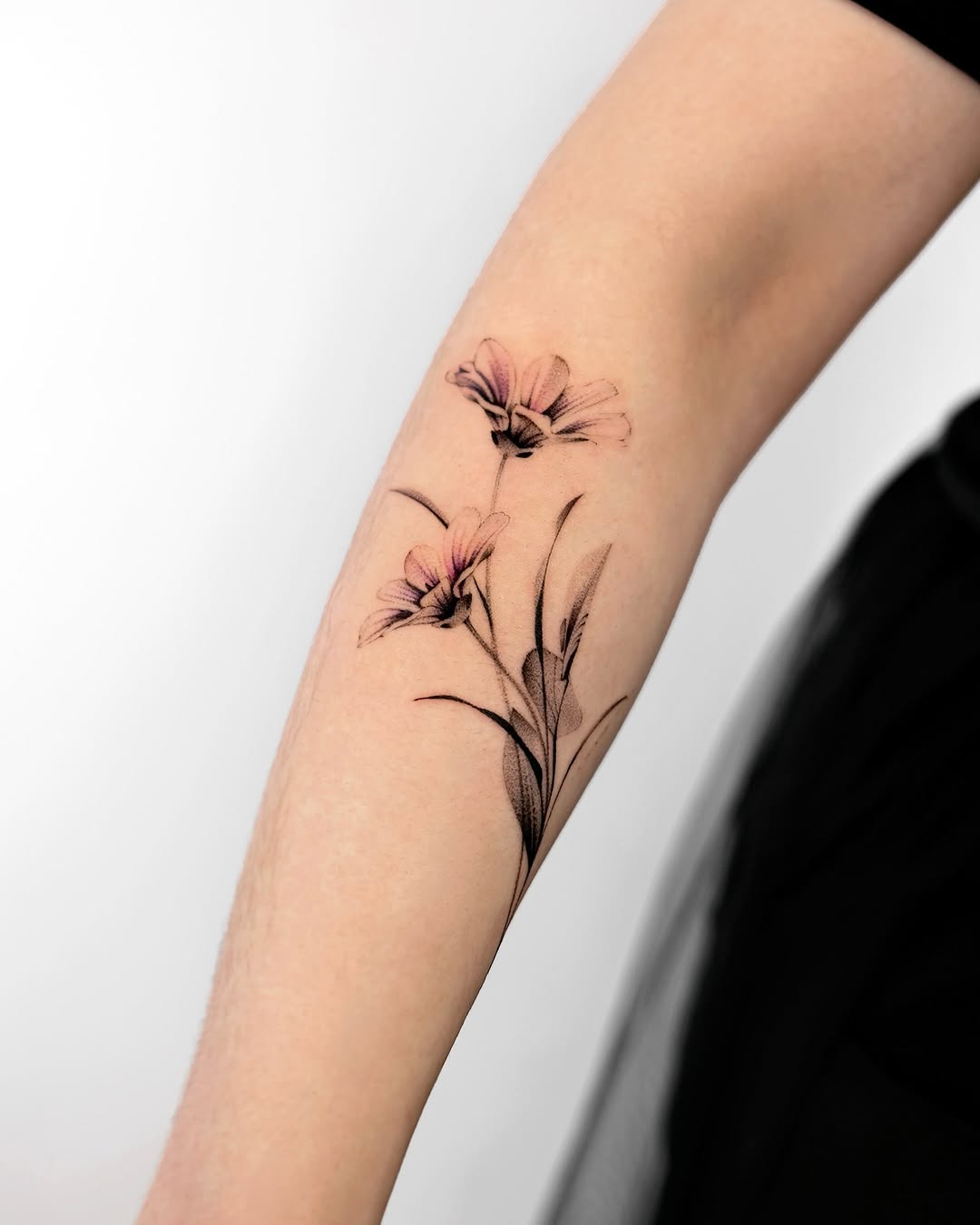 Tattoo by @mukyeon_tattoo — fine_line, dotwork