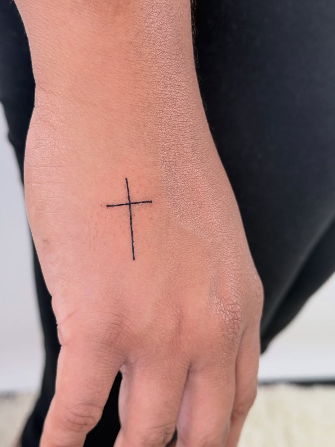 Tattoo by @yuri.tattooist — fine_line, minimalist