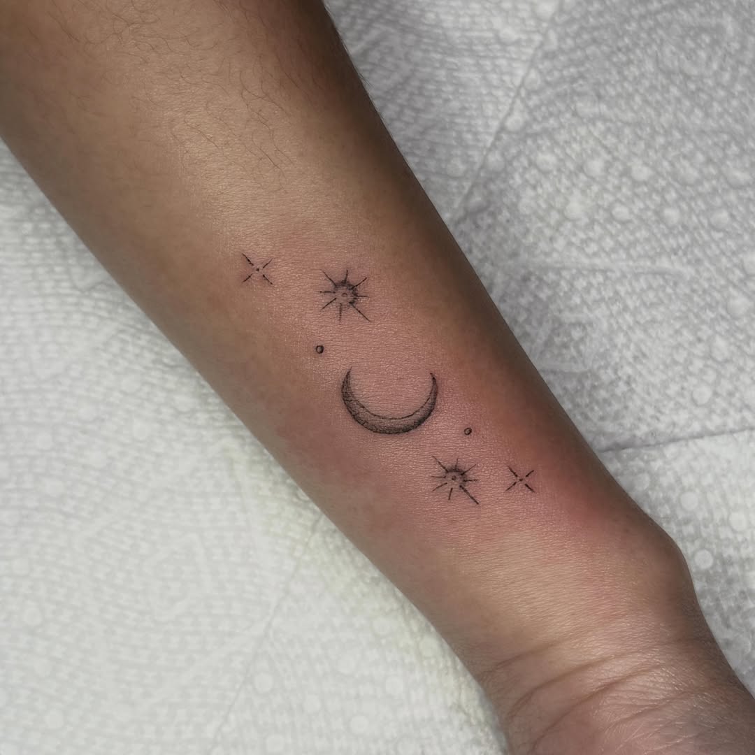 Tattoo by @mrschloeestrada — fine_line, minimalist