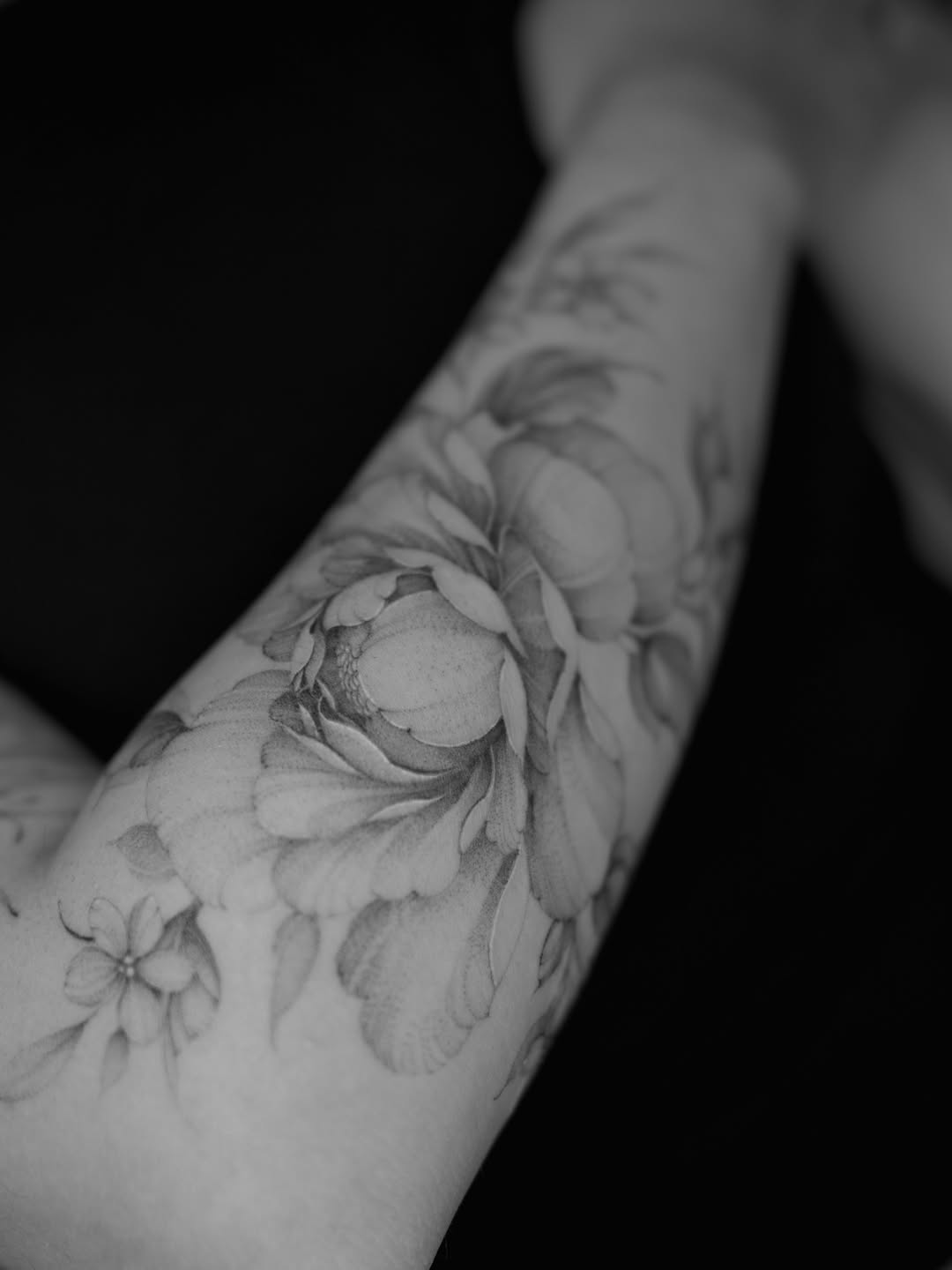 Tattoo by @vxn.ink — black_and_grey, realism