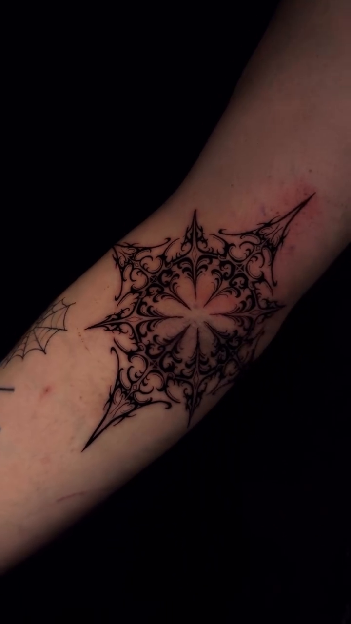 Tattoo by @mariannefriositattoo — ornamental