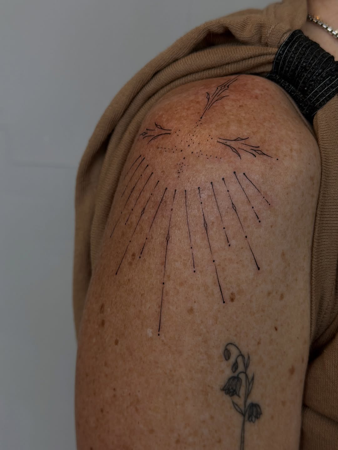 Tattoo by @andyoutattoo — fine_line, minimalist