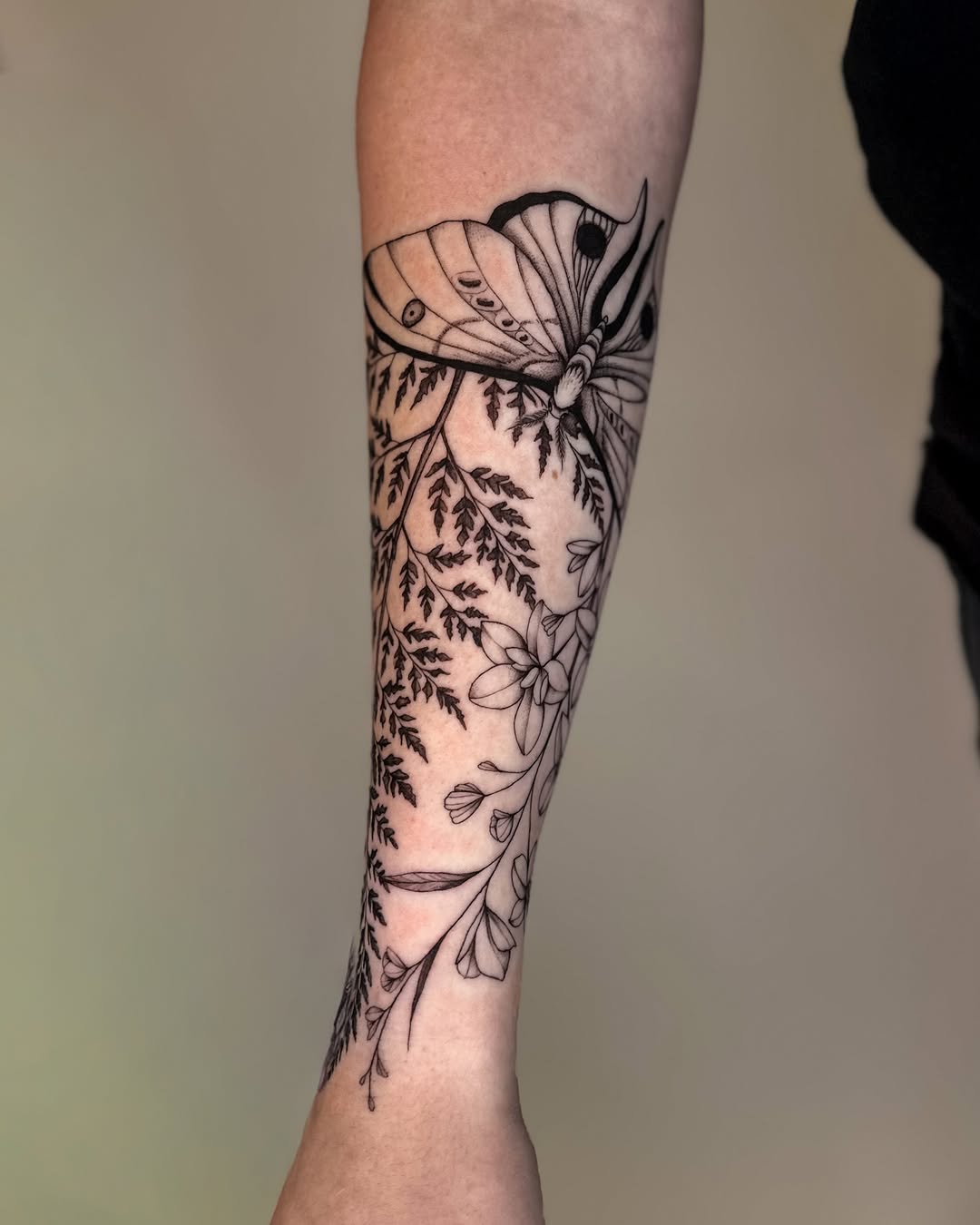 Tattoo by @laurenroseink — fine_line, illustrative