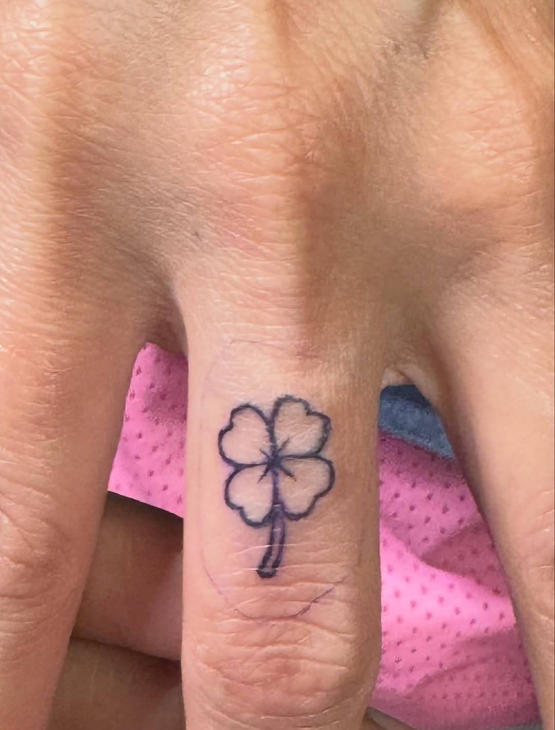 Tattoo by @dee.rtst — fine_line, minimalist