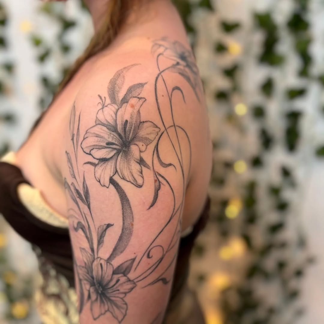 Tattoo by @tatt_uku — black_and_grey