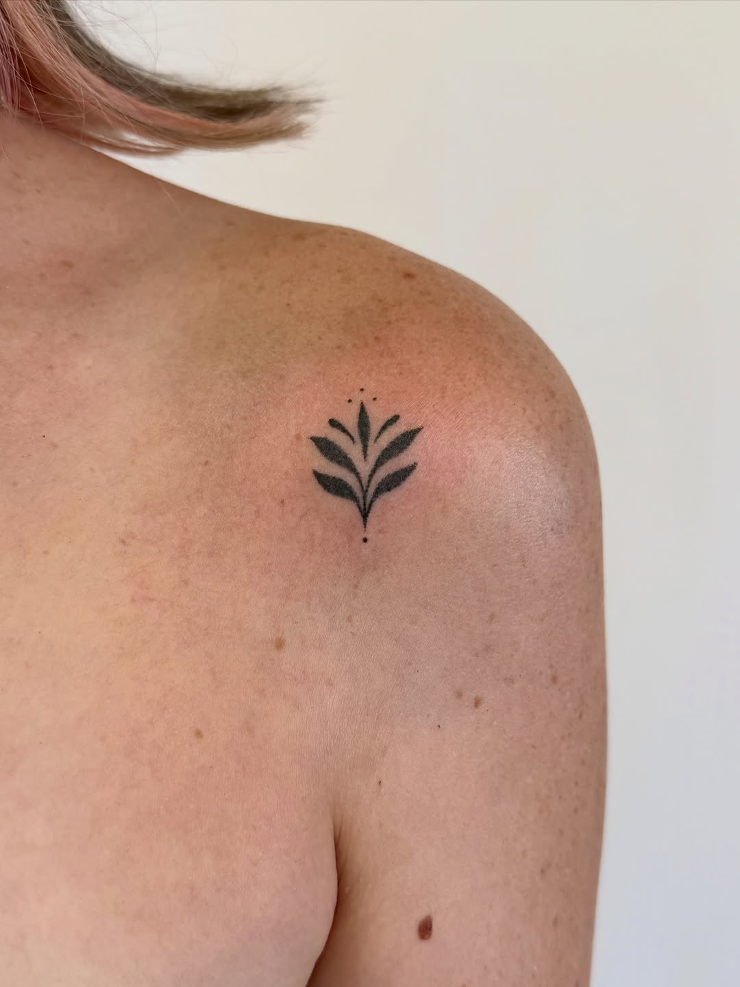 Tattoo by @lefthandpoke โ fine_line, minimalist