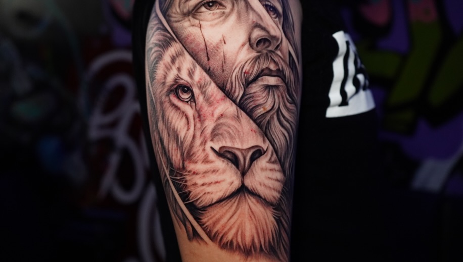 Tattoo by @poncetattooap — realism, black_and_grey