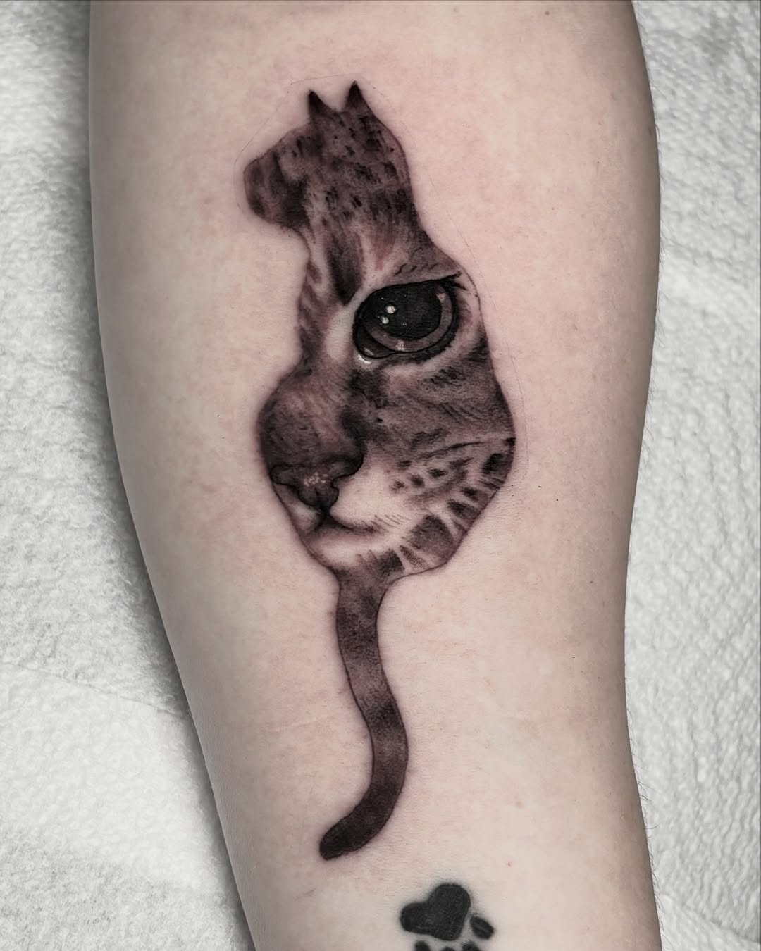 Tattoo by @alexfarsalla — realism, black_and_grey