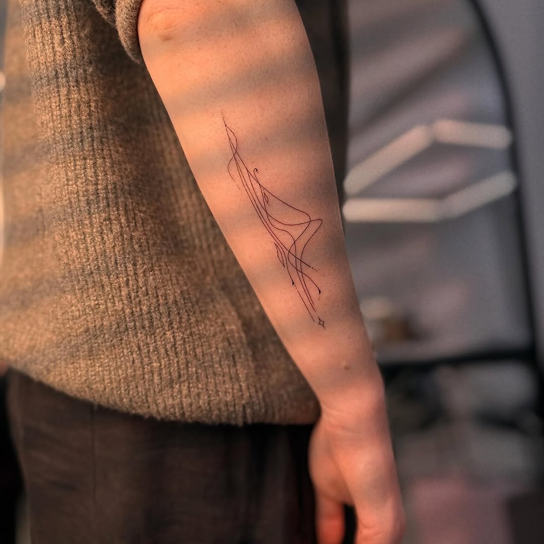 Tattoo by @ellie_tatts β fine_line, minimalist
