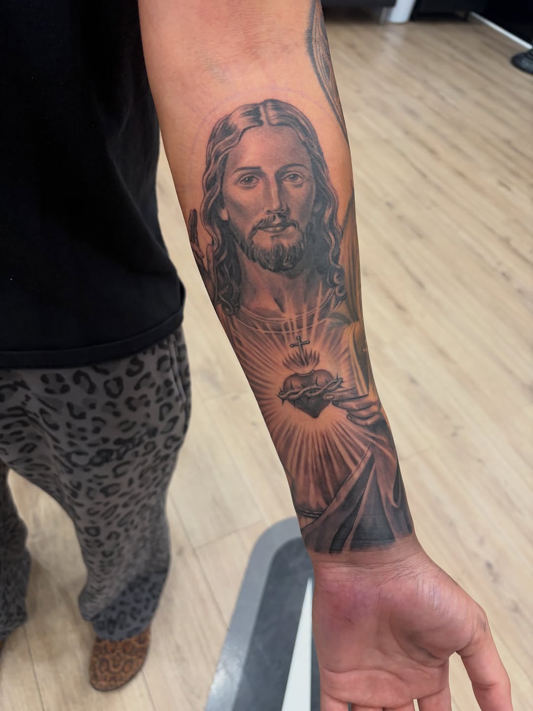 Tattoo by @lvp_arte — realism, black_and_grey