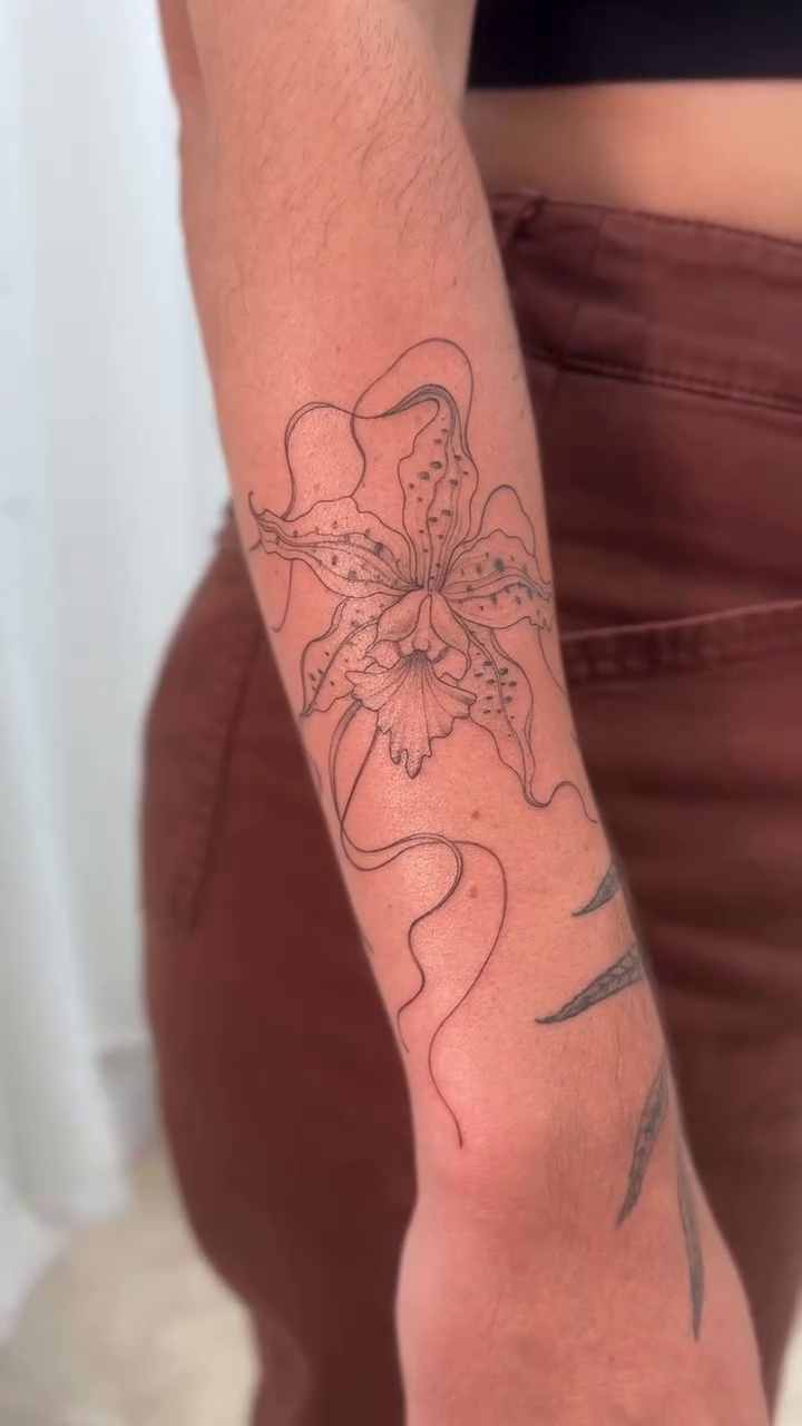Tattoo by @inkdbyjasmine — illustrative, fine_line