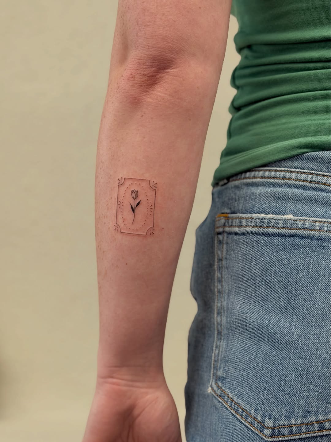 Tattoo by @olyamur.tatts — fine_line, minimalist