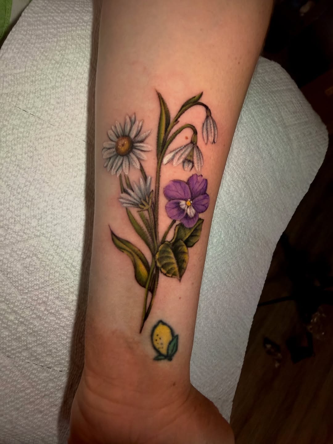 Tattoo by @tatsbysass — realism, fine_line