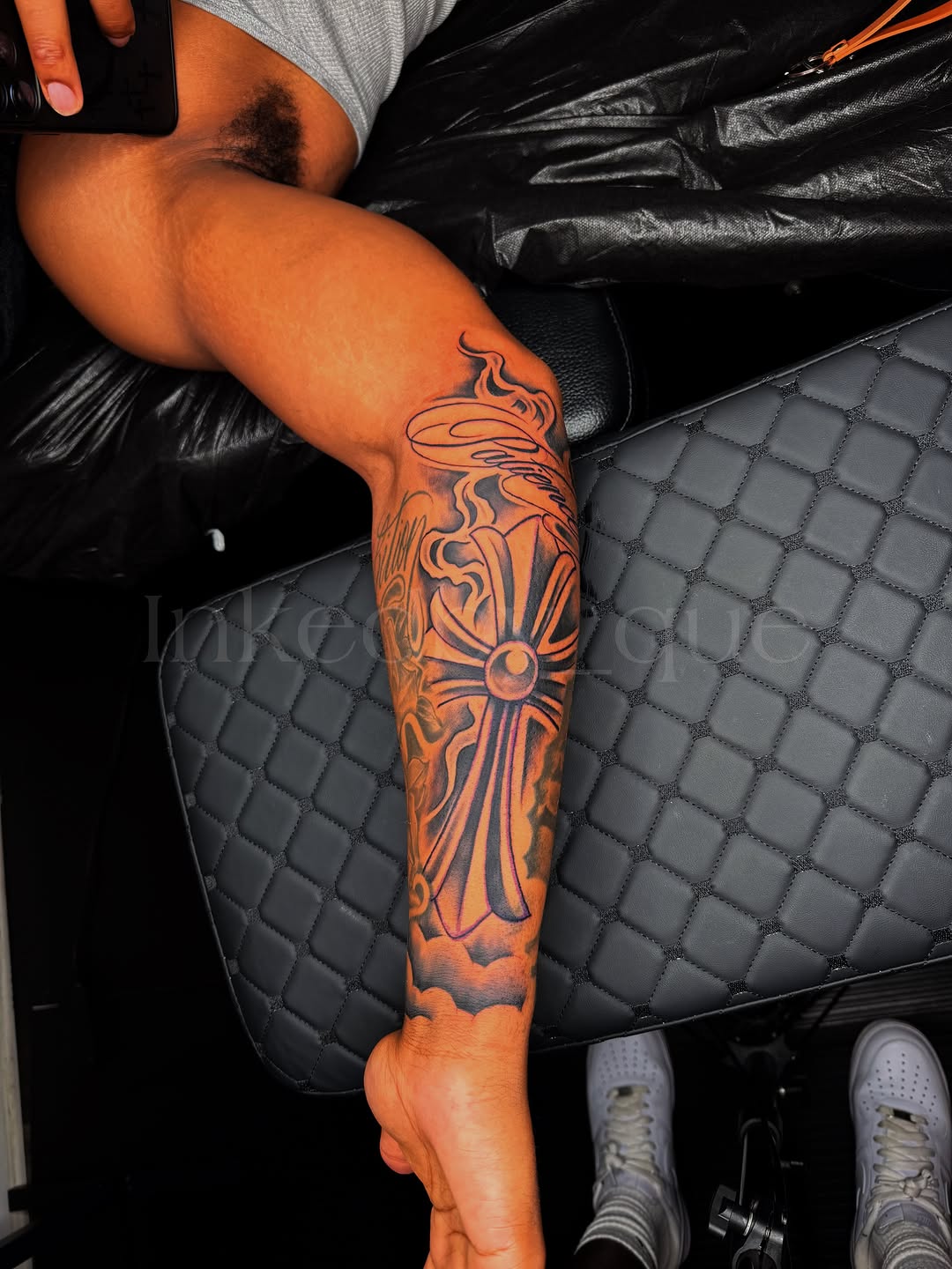 Tattoo by @inkedby_que — black_and_grey, ornamental