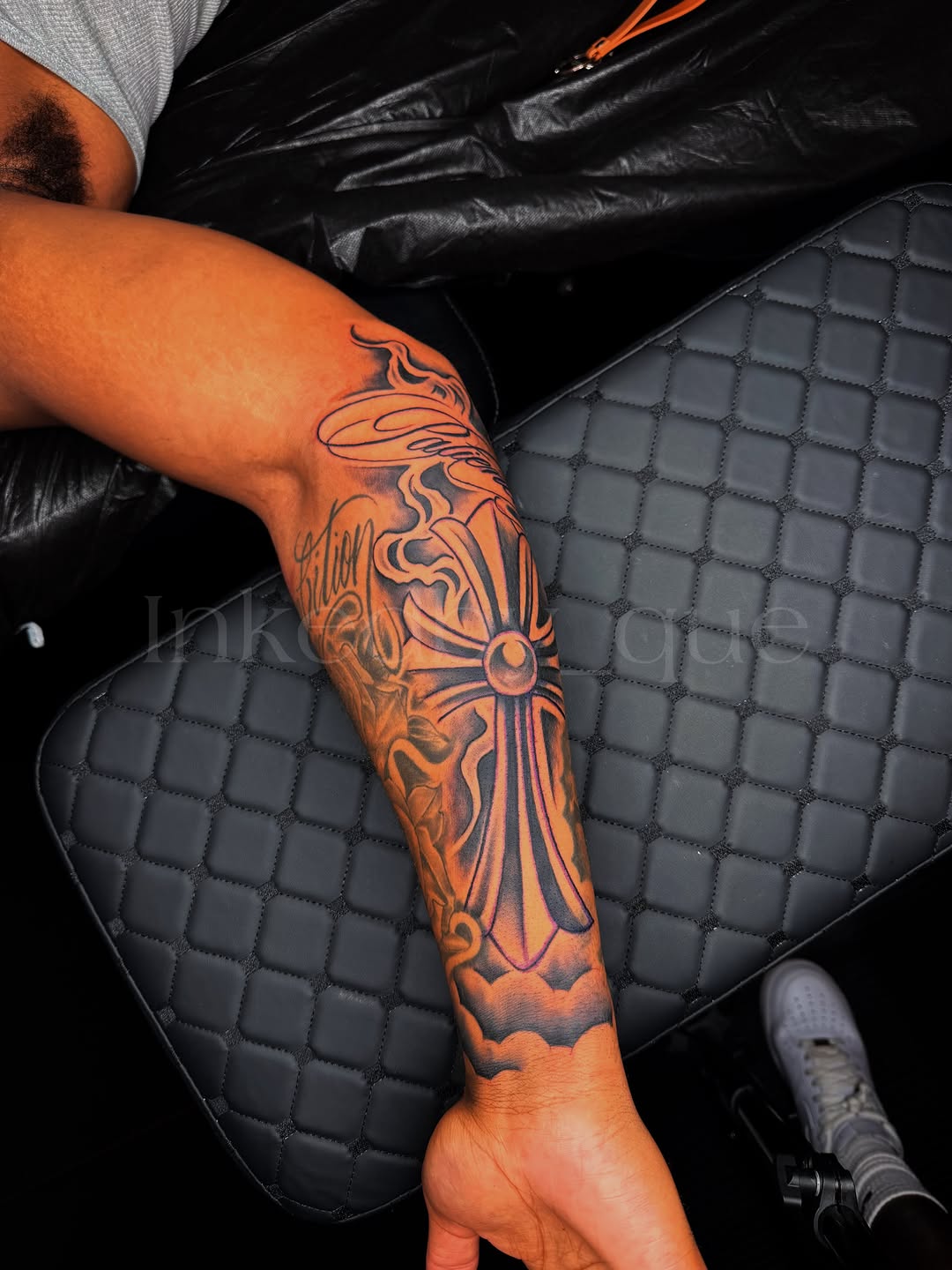 Tattoo by @inkedby_que — black_and_grey