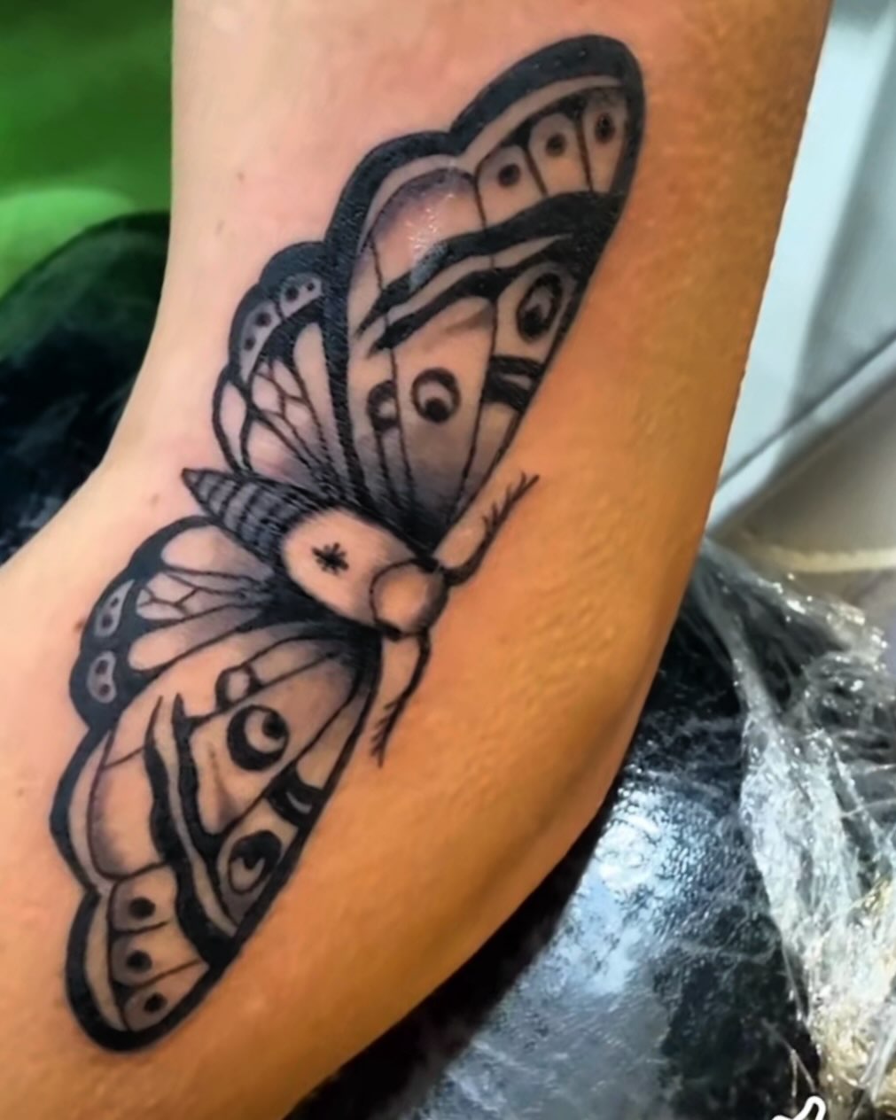 Tattoo by @justinevanskc — black_and_grey