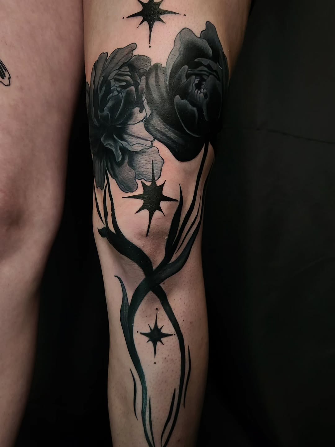 Tattoo by @grimsolaire_tattoos โ blackwork