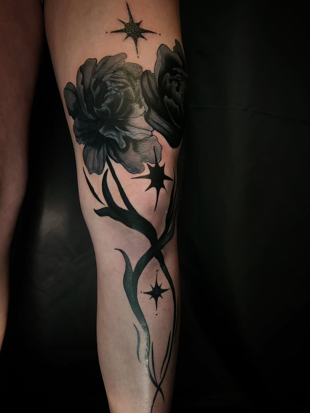 Tattoo by @grimsolaire_tattoos โ blackwork