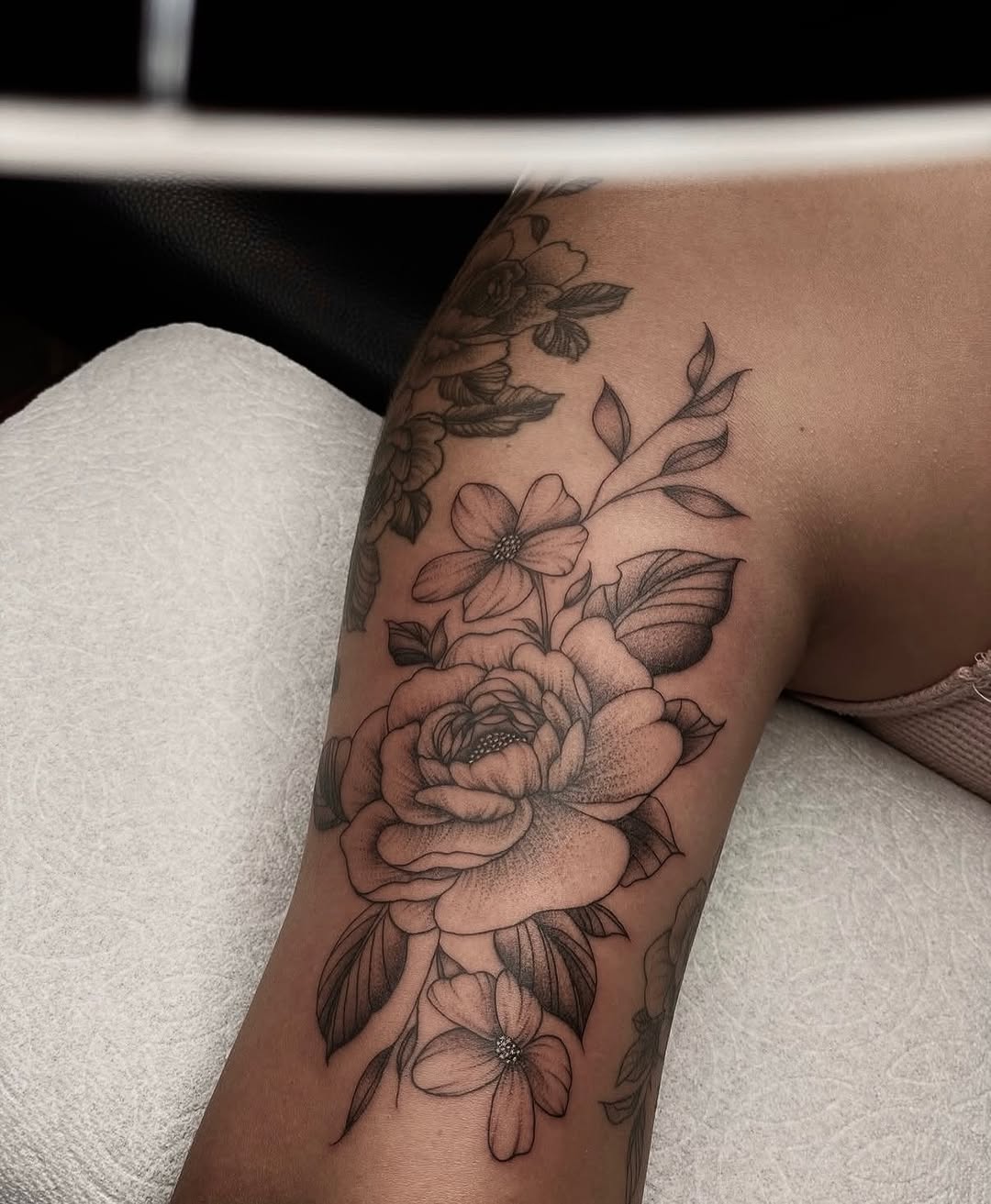 Tattoo by @cvssandra.art — fine_line, black_and_grey