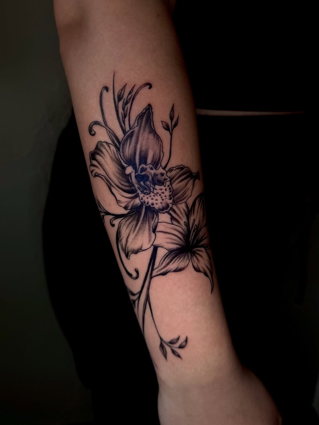 Tattoo by @mamagiatattoos โ black_and_grey