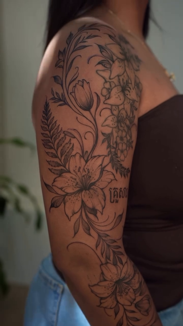 Tattoo by @ana.inked โ illustrative, black_and_grey
