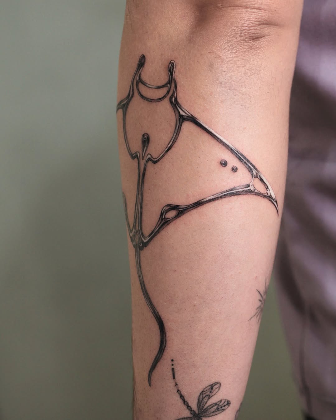 Tattoo by @yeon.ink — fine_line, ornamental