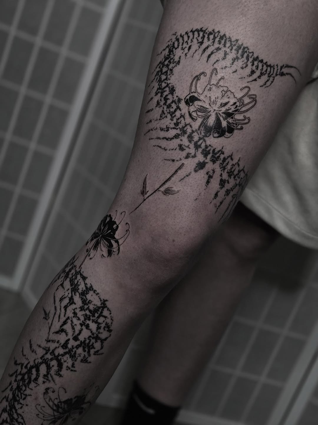 Tattoo by @mach1ne___ β blackwork