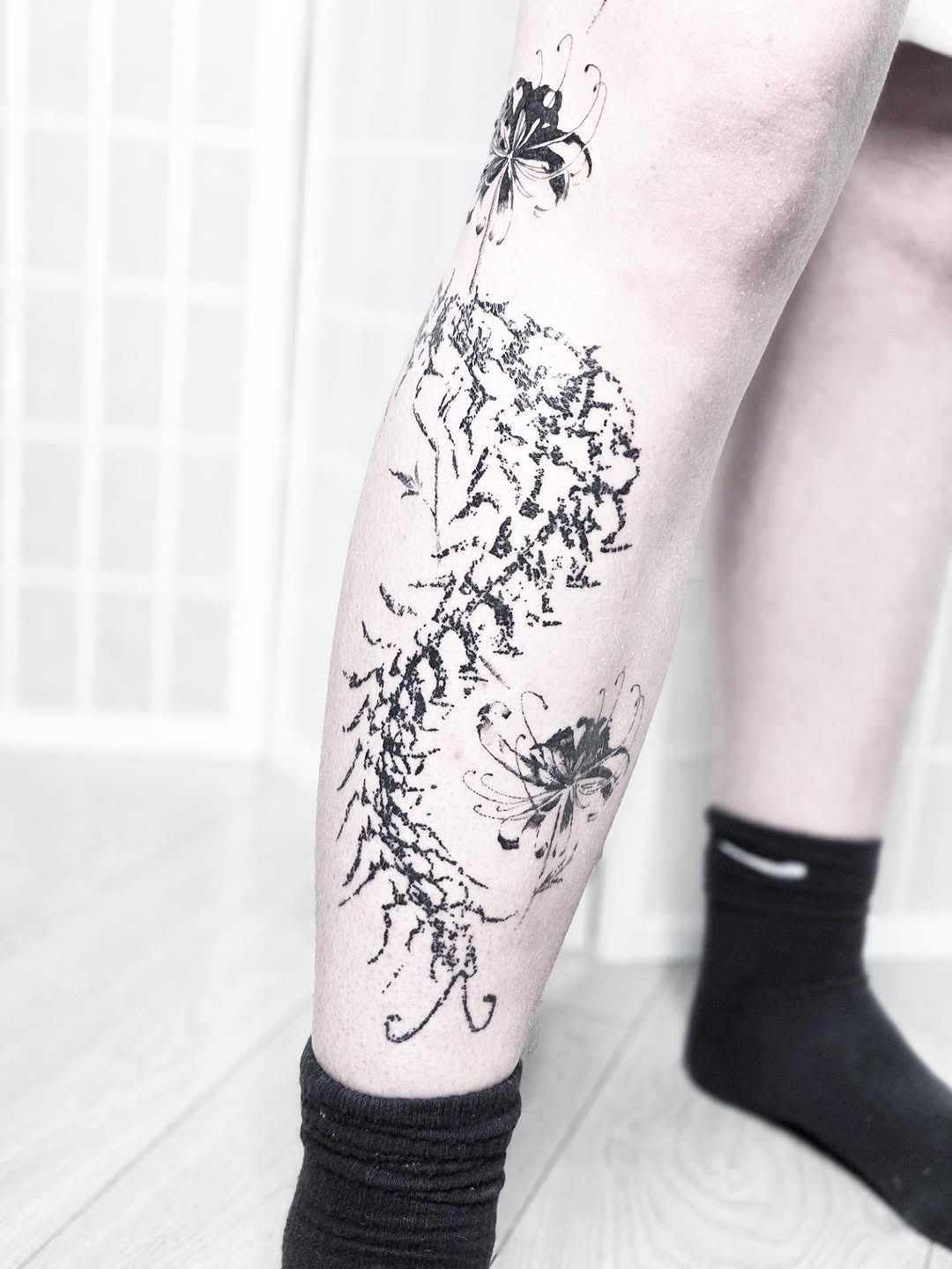 Tattoo by @mach1ne___ β blackwork
