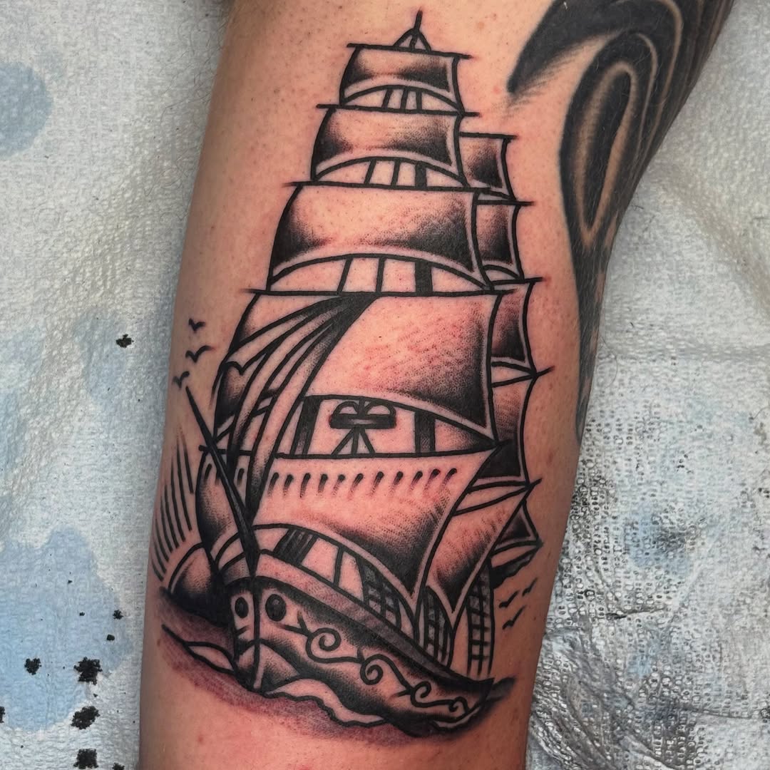 Tattoo by @colbybarrontattoo โ american_traditional