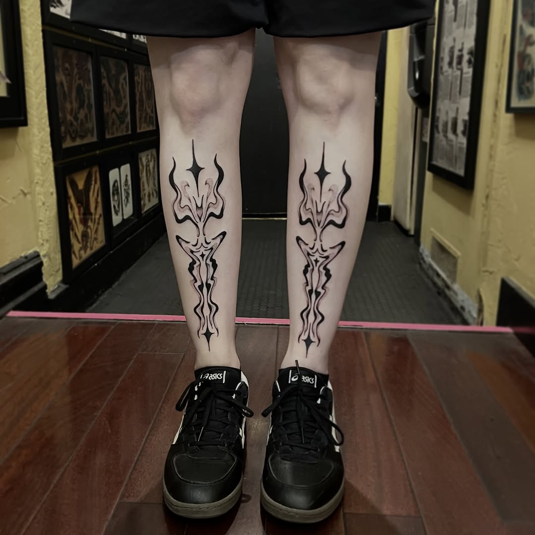 Tattoo by @lre_ink — blackwork, illustrative