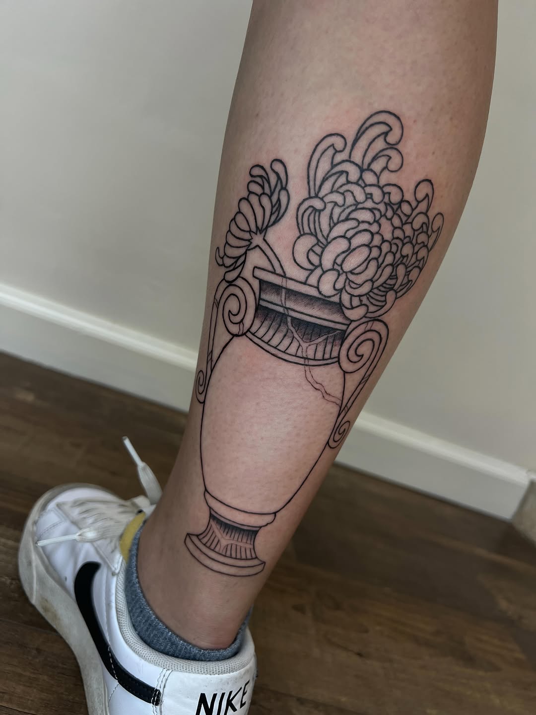 Tattoo by @pariente__chan — black_and_grey