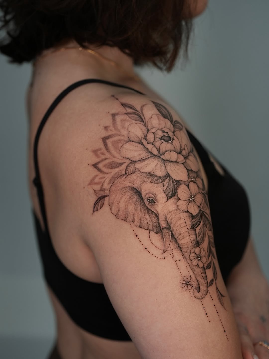 Tattoo by @xiu.tattoos — fine_line, dotwork