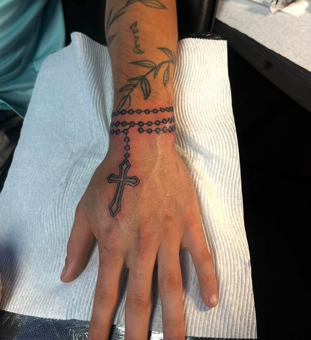 Tattoo by @charlotte.monae — blackwork, illustrative