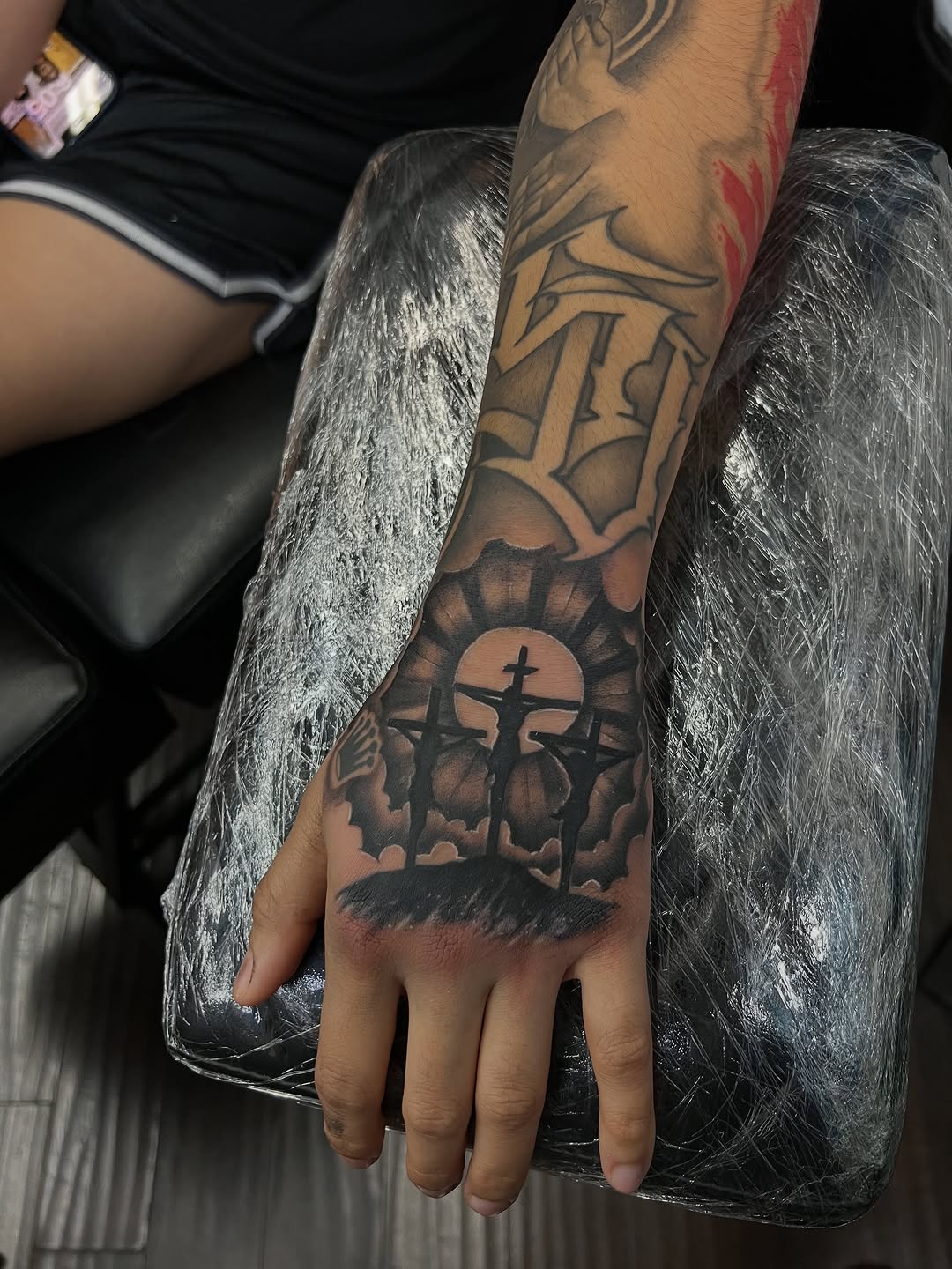 Tattoo by @samg_tat2s — black_and_grey