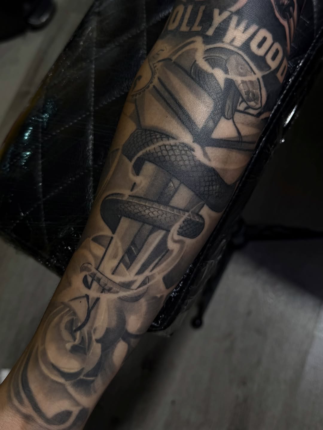Tattoo by @dmisetattoos โ black_and_grey, realism