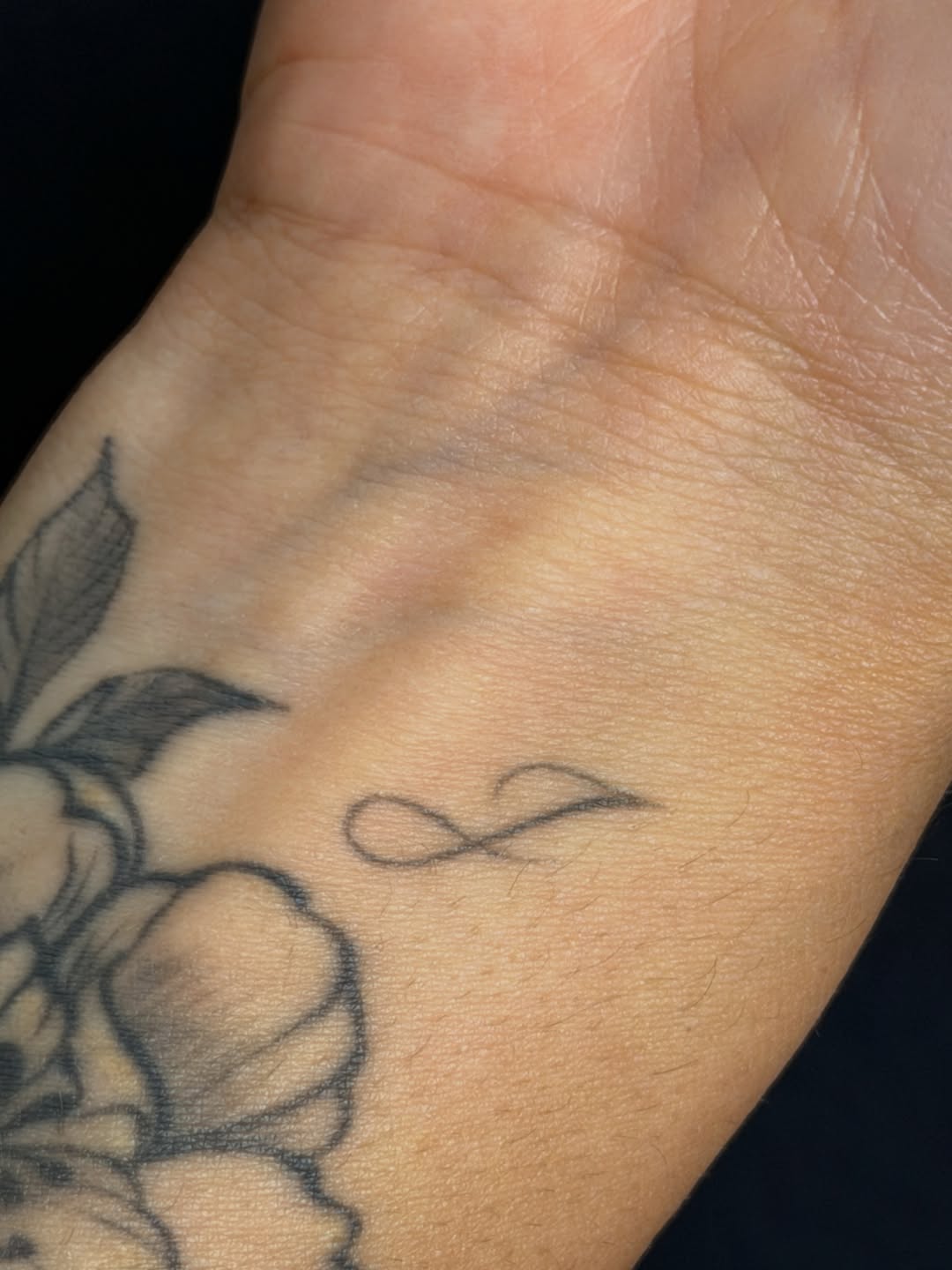 Tattoo by @avas.aesthetics__ — fine_line, minimalist