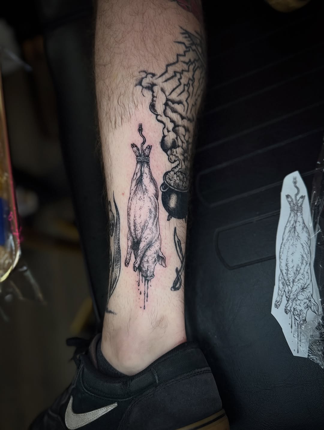 Tattoo by @honeyssweettattoos β black_and_grey